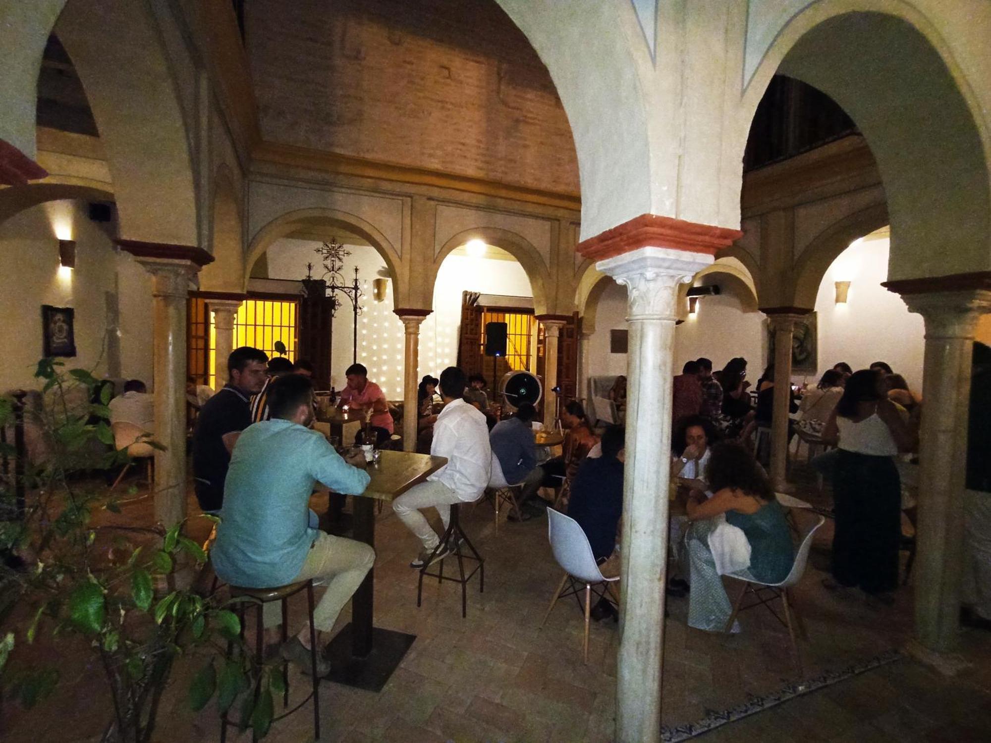Hostal Cafe Frenteabastos Carmona  Dış mekan fotoğraf