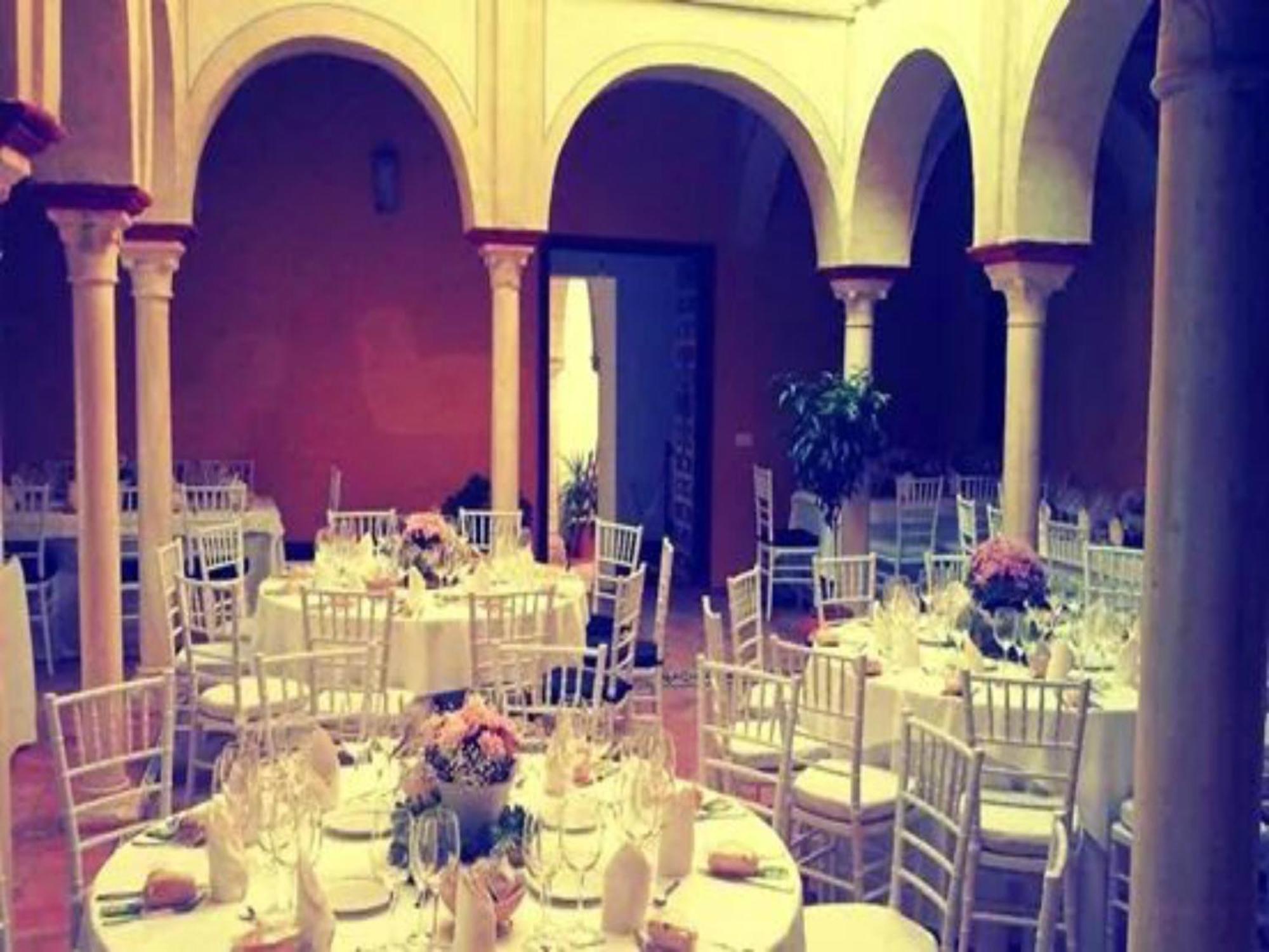 Hostal Cafe Frenteabastos Carmona  Dış mekan fotoğraf