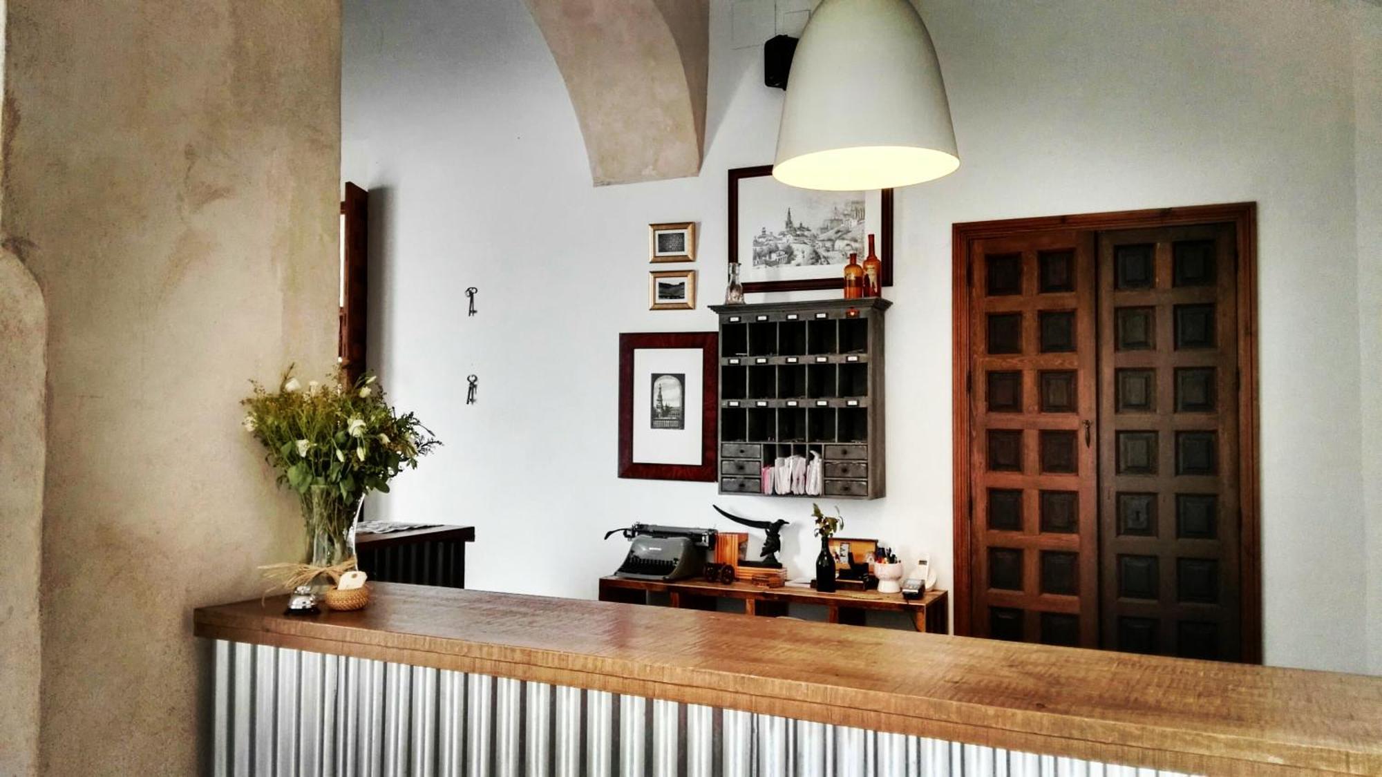 Hostal Cafe Frenteabastos Carmona  Dış mekan fotoğraf