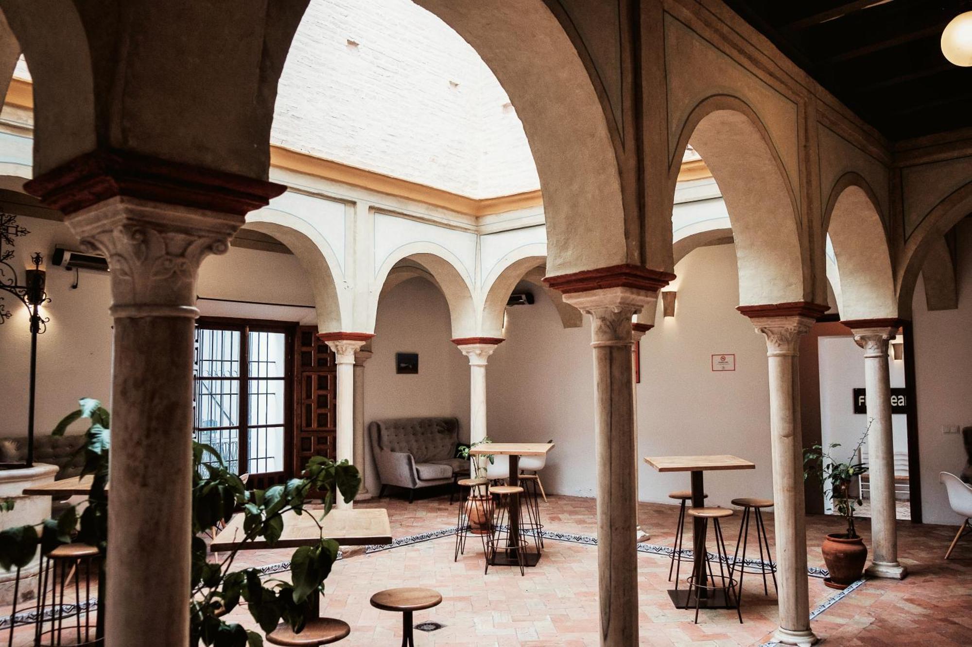 Hostal Cafe Frenteabastos Carmona  Dış mekan fotoğraf