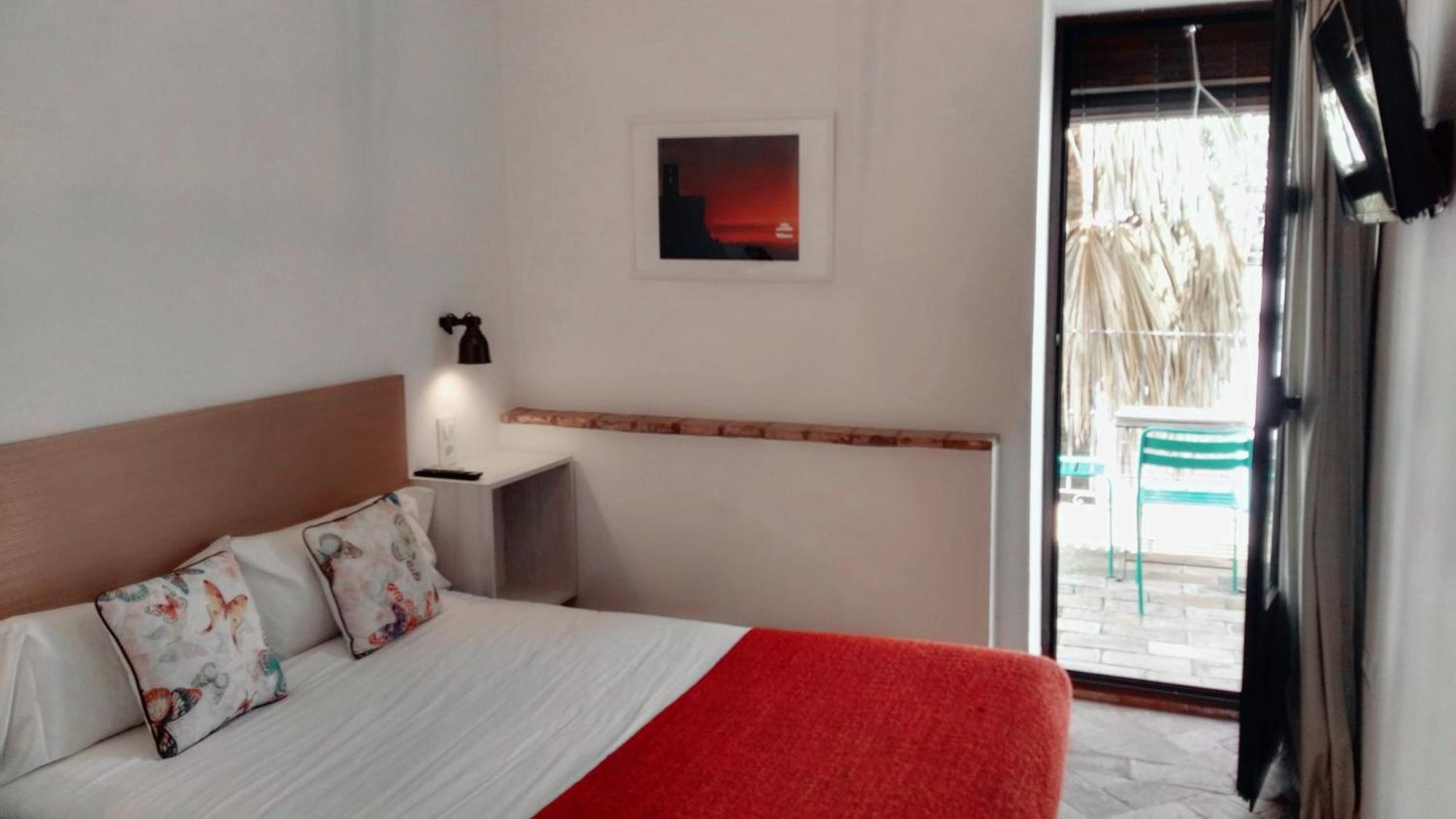 Hostal Cafe Frenteabastos Carmona  Dış mekan fotoğraf