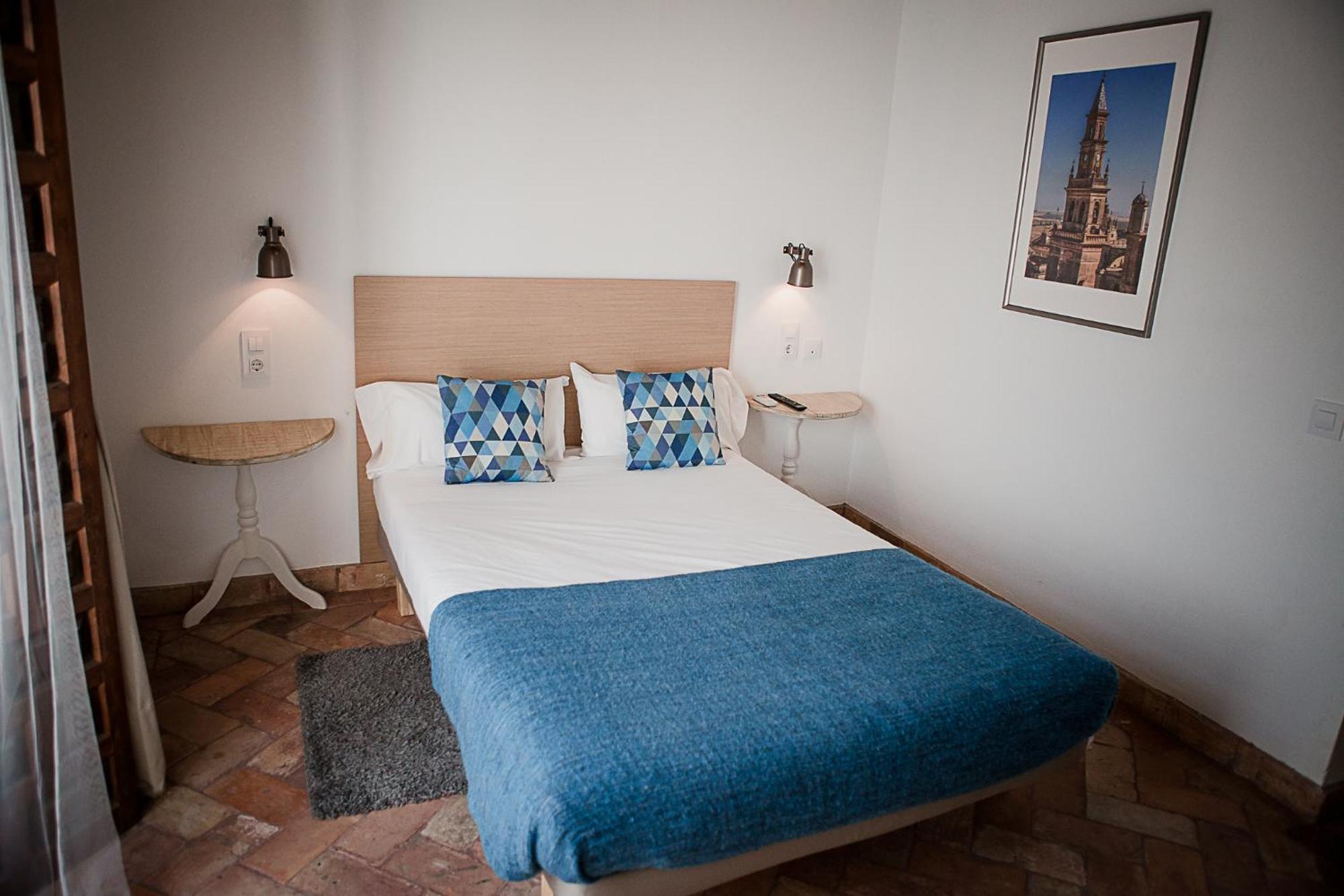 Hostal Cafe Frenteabastos Carmona  Dış mekan fotoğraf